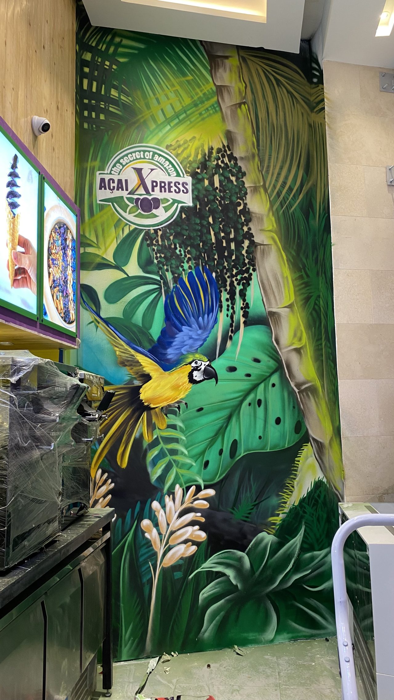 ACAI EXPRESS Graffiti Dubai